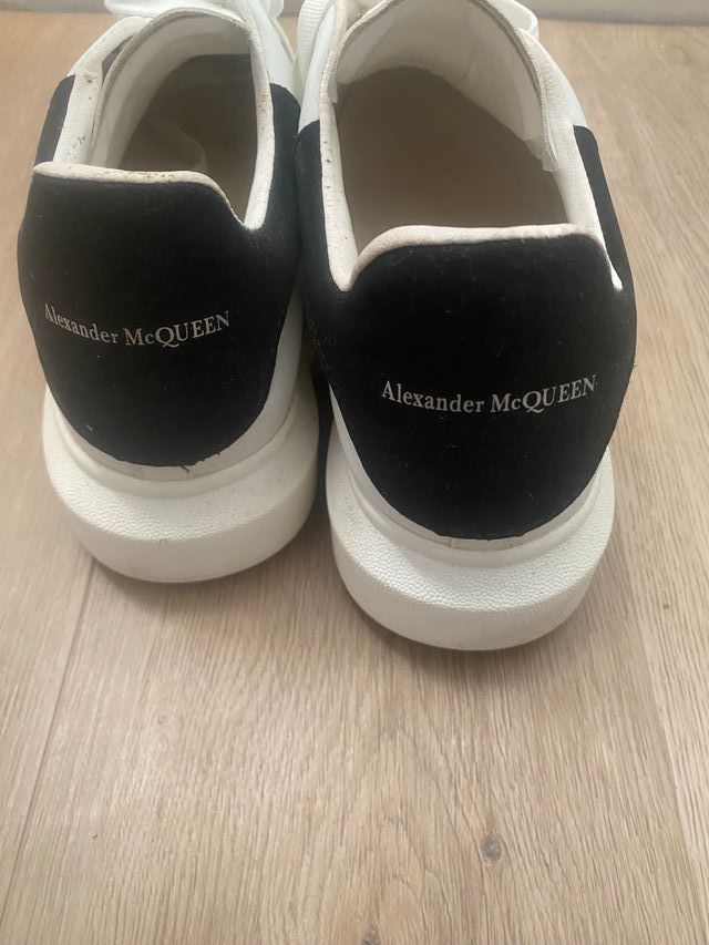 Tênis Alexander McQueen Branco e Preto