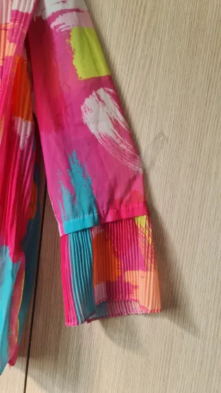 Blusa plisada estampado multicolor