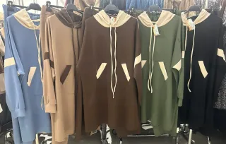 Conjunto deportivo mujer capucha