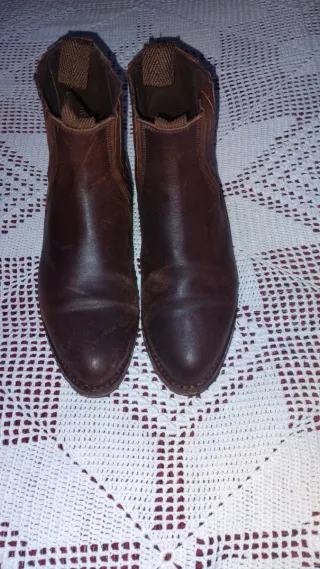 Botas camperas piel marrón oscuro