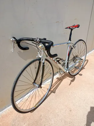 BICICLETA DE CARRETERA FELT F50 