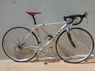 BICICLETA DE CARRETERA FELT F50 
