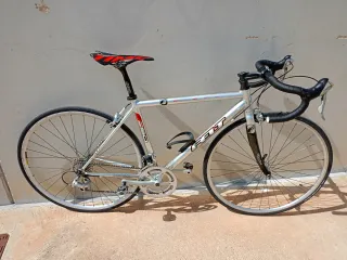 BICICLETA DE CARRETERA FELT F50 