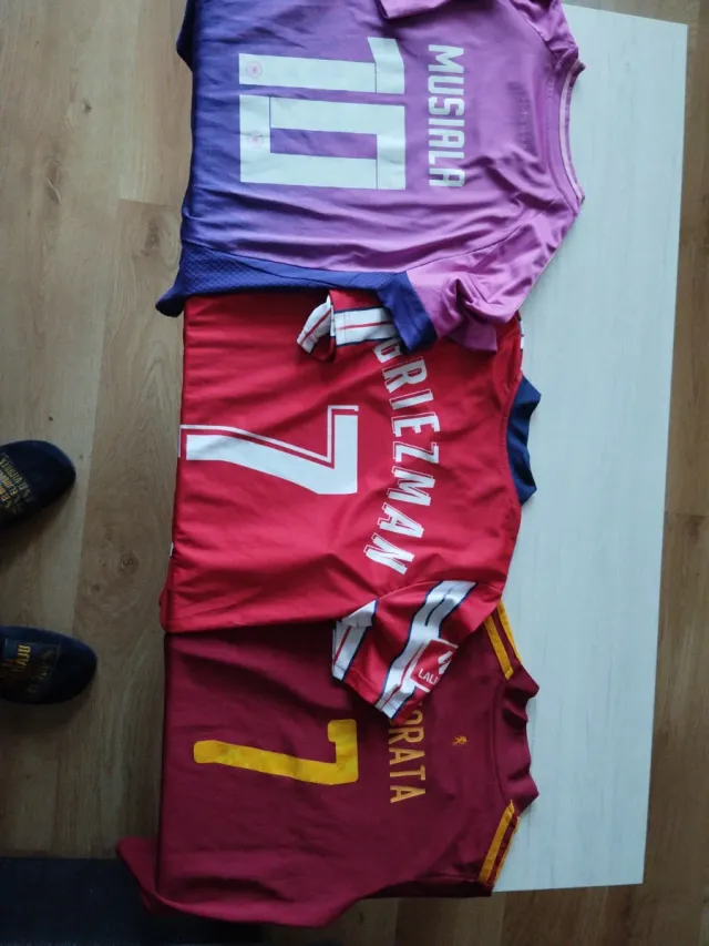 3 Camisetas de Fútbol