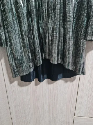 Blusa Sfera plateada talla L