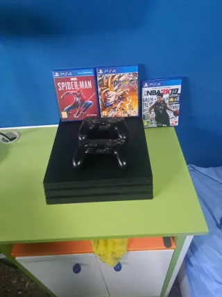 Consola PS4 Pro + 3juegos