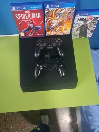 Consola PS4 Pro + 3juegos