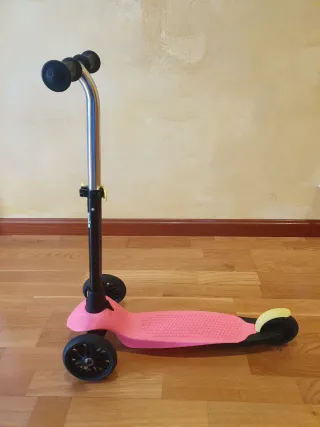 Patinete de 3 ruedas para niño o niña.