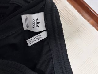 Pantalón chándal Adidas negro y rojo