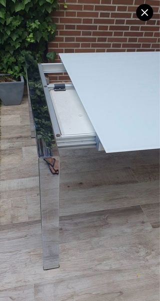Mesa Comedor Extensible Blanca Cristal y acero.