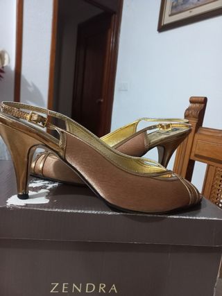 Zapatos Pierre Cardin Beige y Dorado Mujer