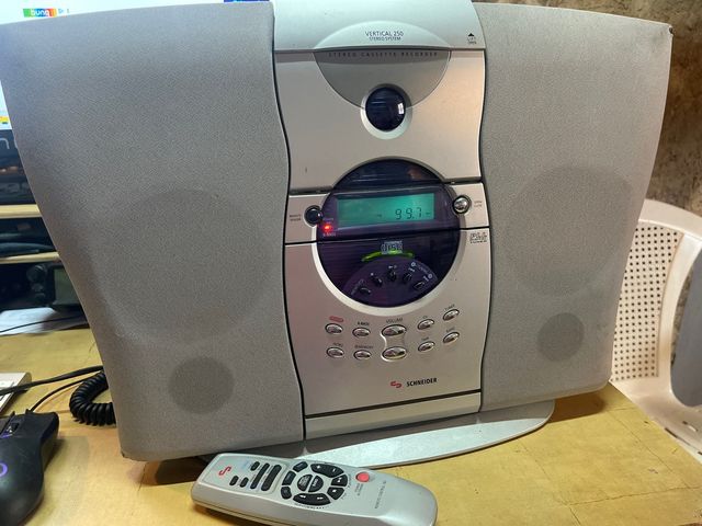 Equipo de Sonido Vertical 250 Schneider