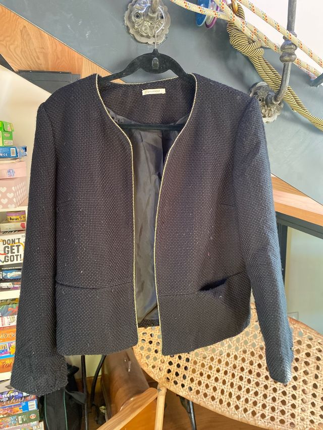 Chaqueta Promod tipo Chanel negra