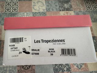 Sandalias Romanas Les Tropéziennes Negras y Dorada