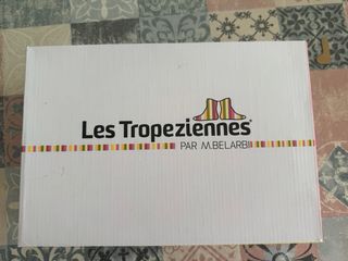 Sandalias Romanas Les Tropéziennes Negras y Dorada