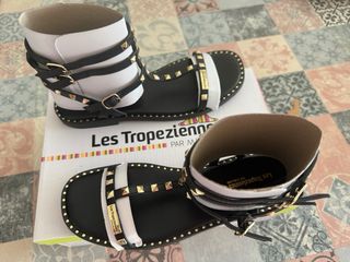 Sandalias Romanas Les Tropéziennes Negras y Dorada