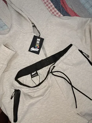 Chándal STWD Gris Talla M Nuevo