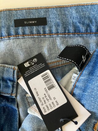 7 For All Mankind Slimmy. Pantalón vaquero. W33