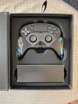 Mando PS 4 Thrustmaster eSwap Pro