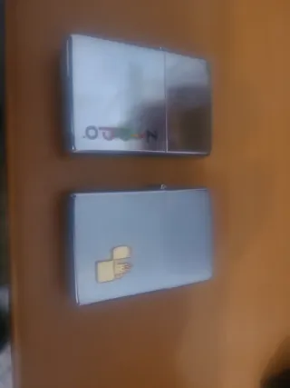 Accendini Zippo, entrambi del 1991