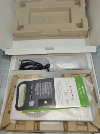 Xbox Series S 512 Gb con scatola e controller