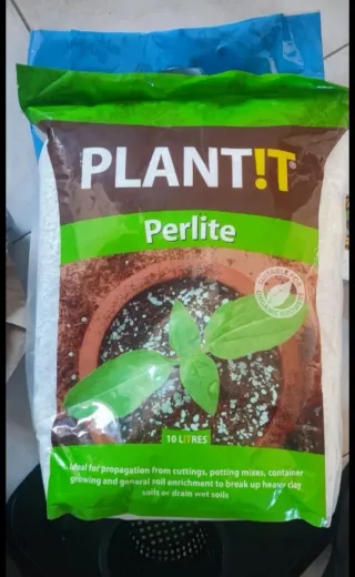 Sustrato PLANT!T Perlite 10L – Mejora de drenaje y