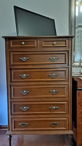 Cómoda vintage de madera