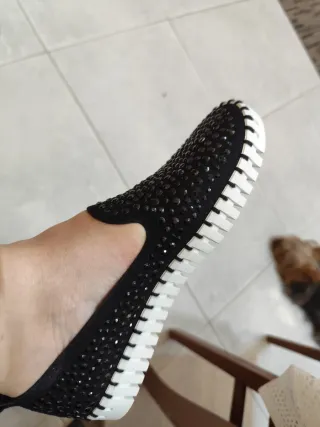 Scarpe basse donna nere con strass