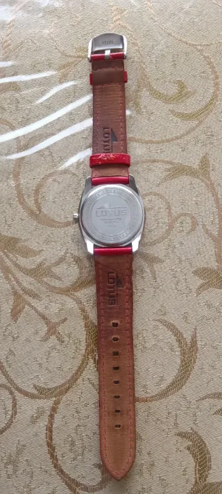Reloj Lotus Mujer Correa Roja y Detalles Rosas