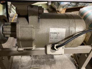 Máquina de coser Juki MO-2400 Overlock