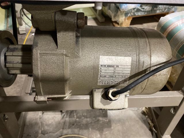 Máquina de coser Juki MO-2400 Overlock