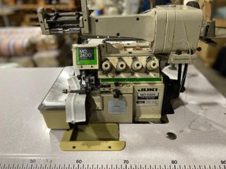 Máquina de coser Juki MO-2400 Overlock