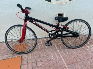 Bici BMX Micro 18” Roja y Negra