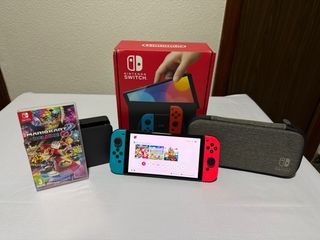 Nintendo Switch OLED + Mario Kart 8 Deluxe