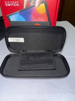 Nintendo Switch OLED + Mario Kart 8 Deluxe