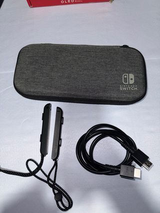 Nintendo Switch OLED + Mario Kart 8 Deluxe
