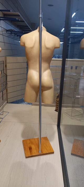 Maniquí Torso Hombre con Base