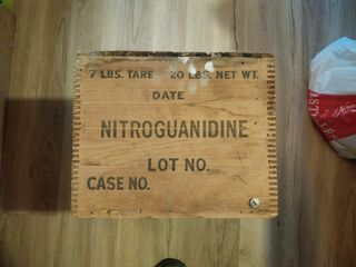 Cajón madera antiguo HIGH EXPLOSIVES