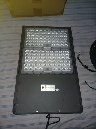 2 Focos LED Redondos Philips y 1 alargado samsung