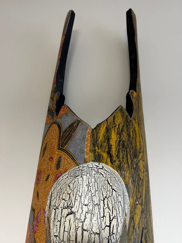 Máscara de pared de madera multicolor