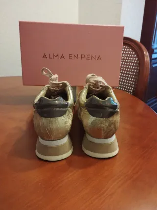Zapatillas Alma en Pena Doradas