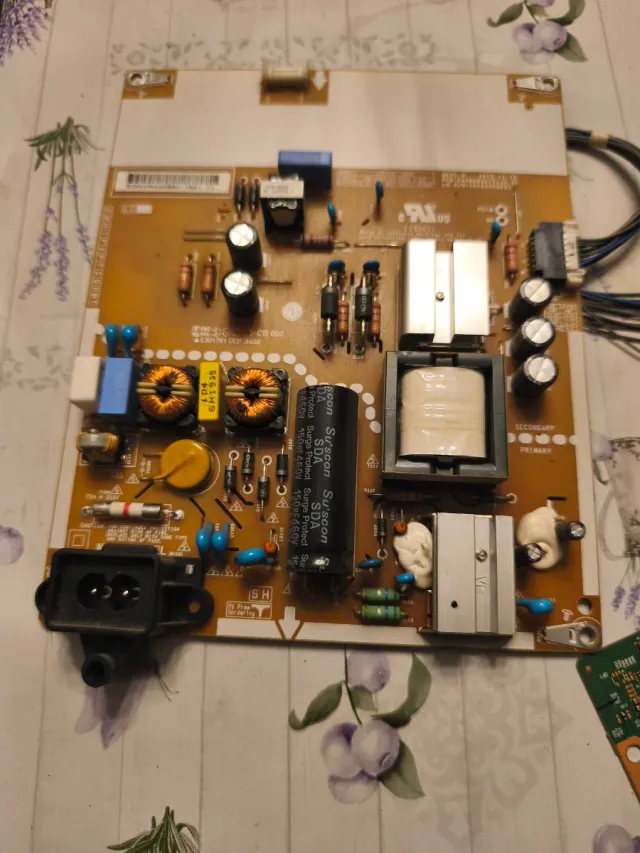 Placa de TV LG modelo 49W310C-Z