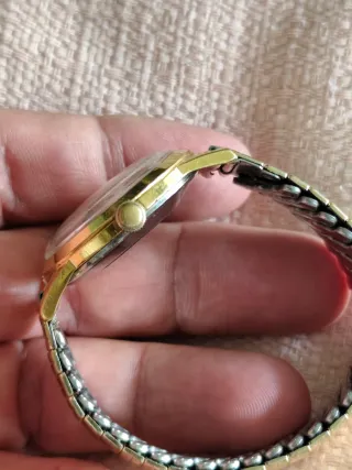2 Relojes de Pulsera Rival vintage acero / dorado