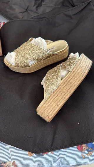 Sandalias Miu Miu Glitter Dorado