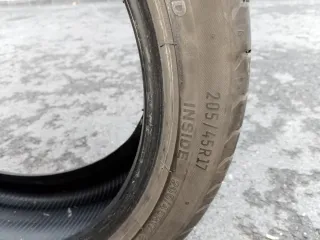 Neumático 205/45R17