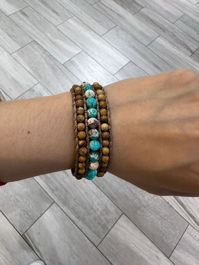 Pulsera artesanal de piedras naturales