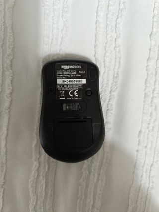 Ratón inalámbrico Amazon Basics negro