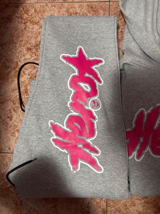 Chándal gris y fucsia talla M