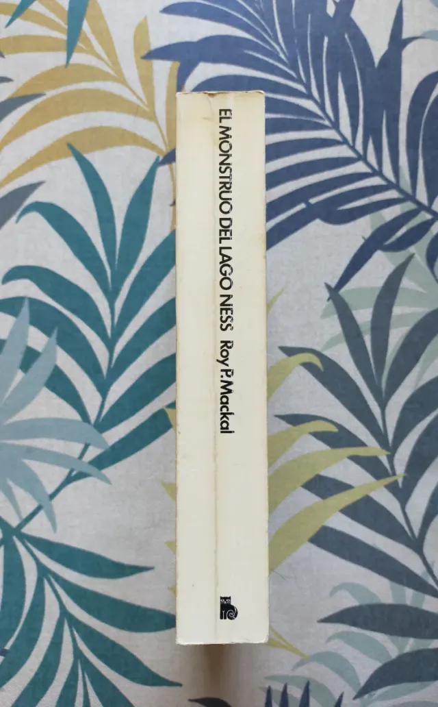 1*edición. El monstruo del lago Ness. Roy Mackal.