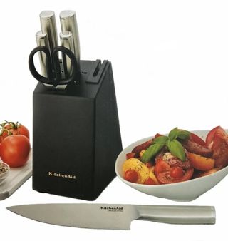 Set di coltelli con base e affilatrice KitchenAid
